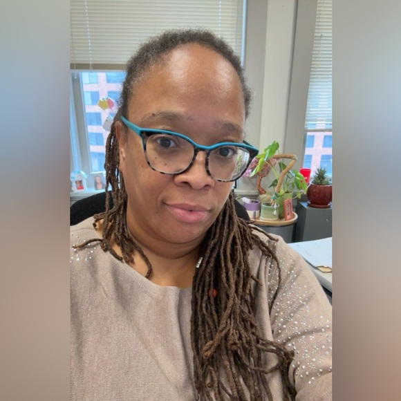 Meet your Posher, Pam! - Picture 3 of 3